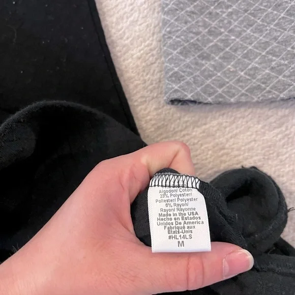 Cozy Quilt Raglan Sweater in Heather Grey by Beyond Yoga size medium - Picture 4 of 5